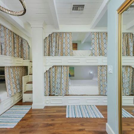 Smart Solution - Individual Private Bed-Pods In Gorgeous Shared Space - Women Only Dorm In Room 5 - Coed House - Full-Sized Mattresses In Individual Pods - With Built-In Private Storage - Gorgeous Shared Room - Affordable Luxury - Sparrow House Phoenix Dış mekan fotoğraf